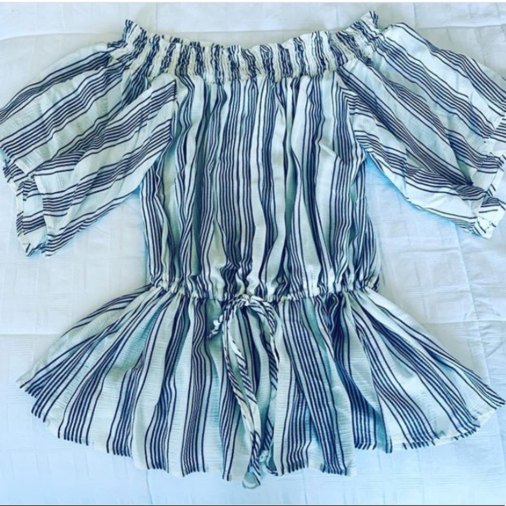 Blue and white American Eagle tie top